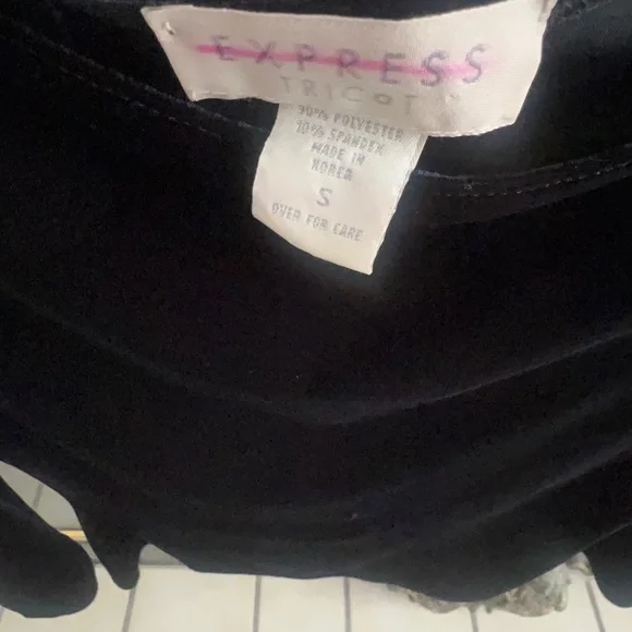 Express, Black Velvet Long Sleeve Small Top - Picture 6 of 7